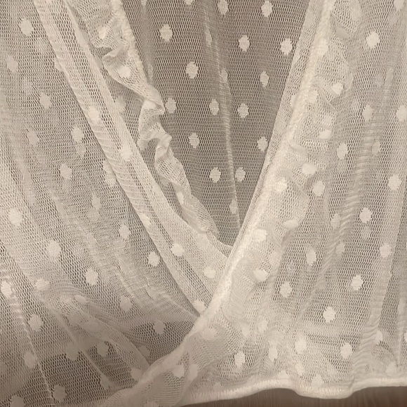 VENUS Sheer White Poka Dot Top / Size 6 - Picture 2 of 6